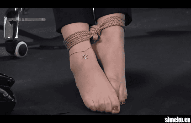 [粉嫩玉足]HD视频《紧缚香秘玉足》Matina[1V-1.27G]-AX0011-次元集