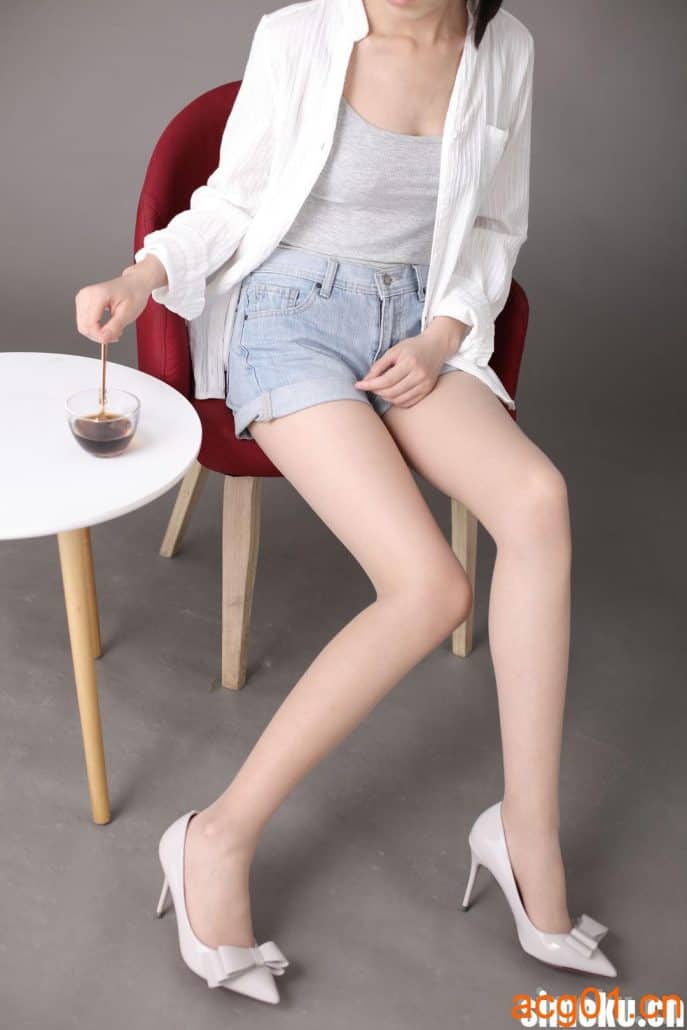 [足控名站]奈丝写真图集合集打包下载+持续更新